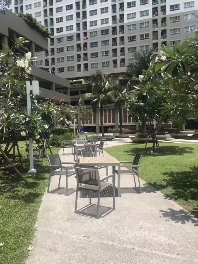 The Base Condo Pattaya Eksteriør billede